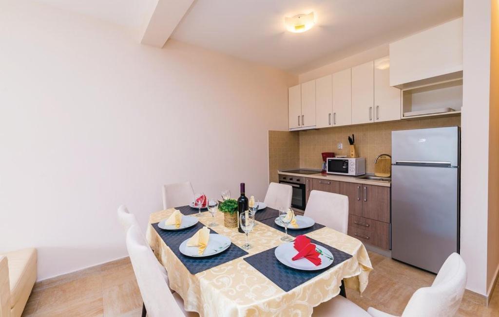Port Adria Apartments Kamenari Extérieur photo