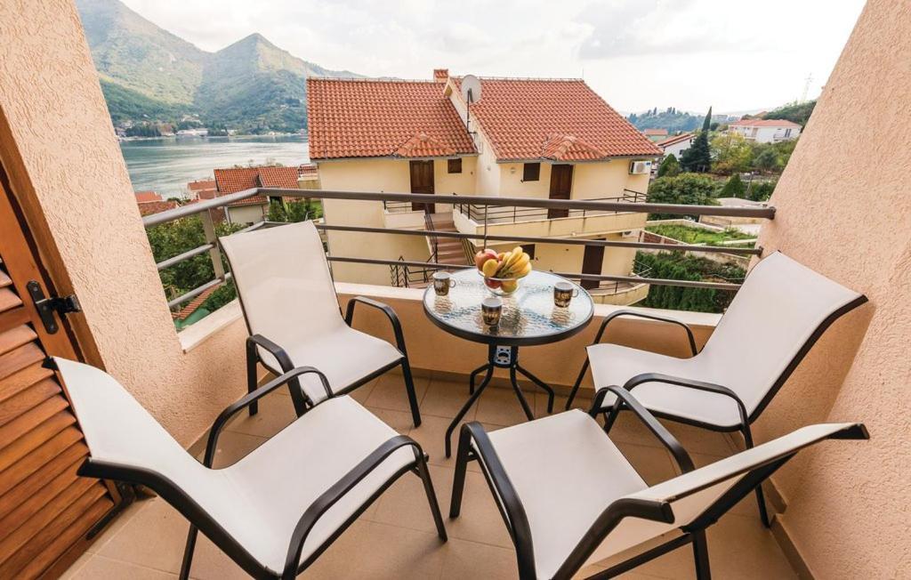 Port Adria Apartments Kamenari Extérieur photo