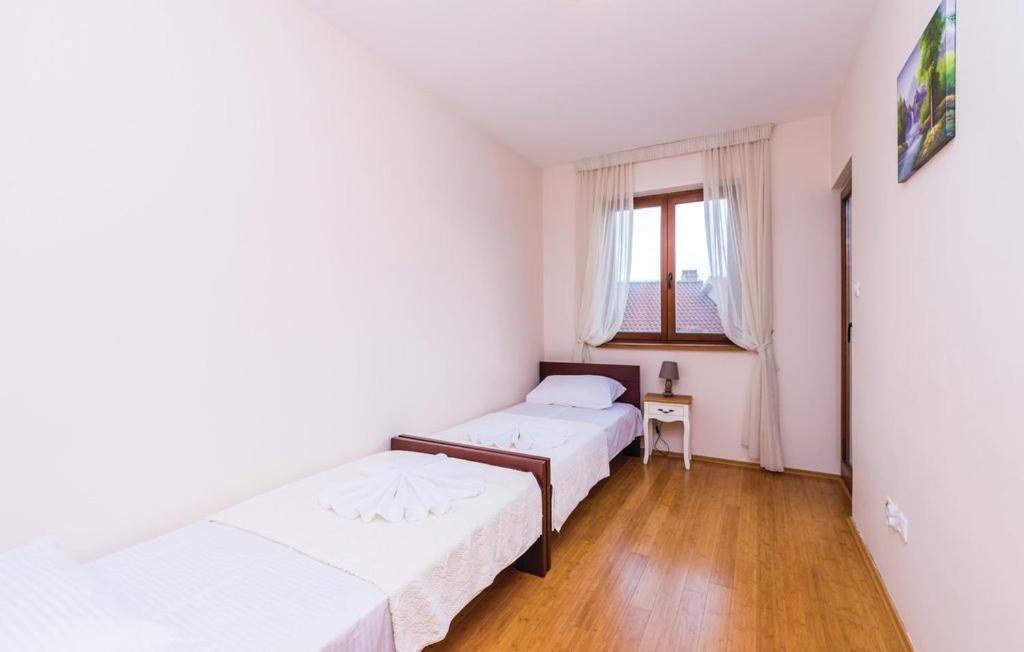 Port Adria Apartments Kamenari Extérieur photo