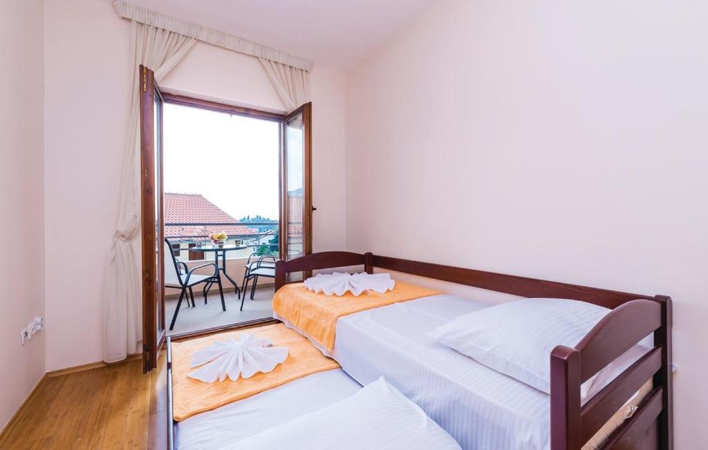 Port Adria Apartments Kamenari Extérieur photo