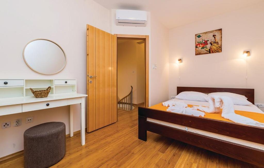 Port Adria Apartments Kamenari Extérieur photo
