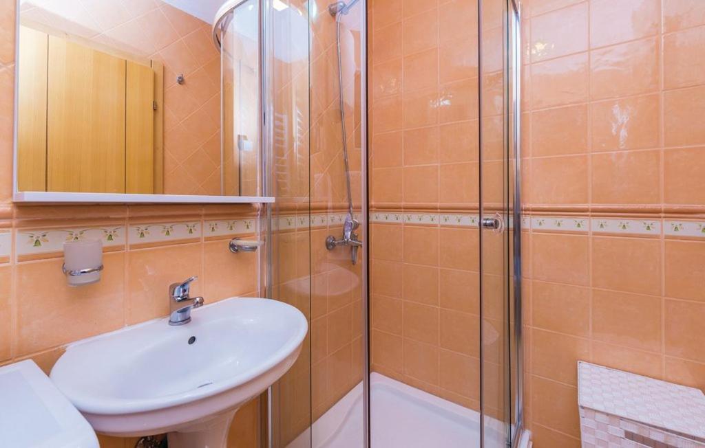 Port Adria Apartments Kamenari Extérieur photo