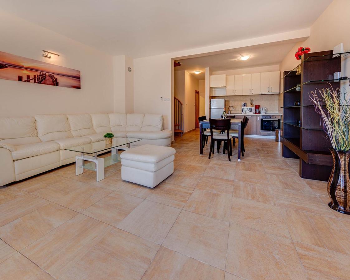 Port Adria Apartments Kamenari Extérieur photo